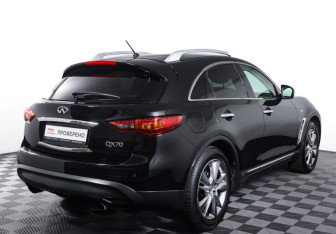 Подержанный автомобиль Infiniti QX70 2014 года (5 фото)