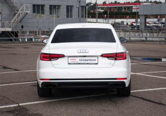 Подержанный автомобиль Audi A4 Sedan 2019 года (6 фото)
