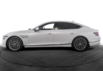 Подержанный автомобиль Genesis G80 2021 года (8 фото)