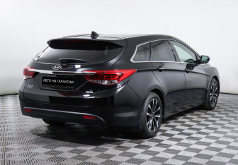 Подержанный автомобиль Hyundai i40 Wagon 2015 года (3 фото)