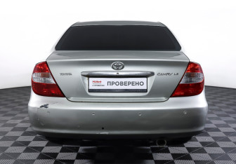 Подержанный автомобиль Toyota Camry Sedan 2002 года (6 фото)