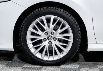 Подержанный автомобиль Toyota Camry Sedan 2020 года (15 фото)