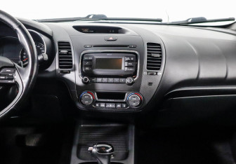 Подержанный автомобиль Kia Cerato Sedan 2017 года (7 фото)