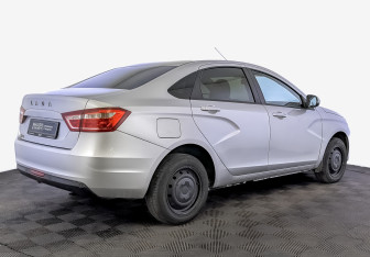 Подержанный автомобиль LADA (ВАЗ) Vesta Sedan 2018 года (5 фото)