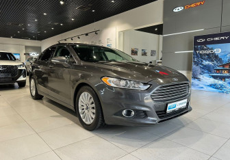 Подержанный автомобиль Ford Fusion (North America) 2015 года (3 фото)