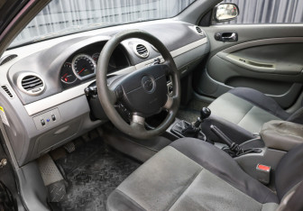 Подержанный автомобиль Chevrolet Lacetti Wagon 2008 года (15 фото)