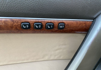 Подержанный автомобиль Toyota Land Cruiser Suv 2013 года (20 фото)