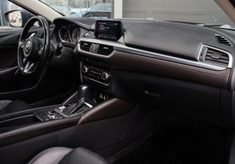 Подержанный автомобиль Mazda 6 Sedan 2017 года (7 фото)