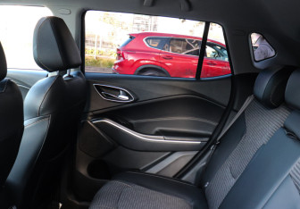 Подержанный автомобиль JAC JS4 2022 года (10 фото)