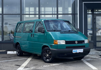 Подержанный автомобиль Volkswagen Transporter Minivan 2002 года (3 фото)