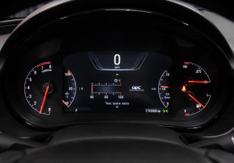 Подержанный автомобиль Opel Insignia Wagon 2014 года (13 фото)