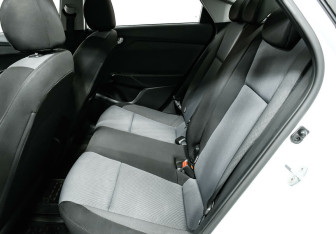 Подержанный автомобиль Hyundai Solaris Sedan 2021 года (13 фото)