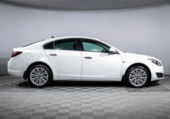 Подержанный автомобиль Opel Insignia Sedan 2014 года (4 фото)