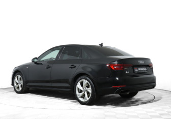 Подержанный автомобиль Audi A4 Sedan 2019 года (7 фото)