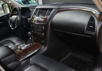 Подержанный автомобиль Nissan Patrol 2010 года (7 фото)
