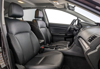 Подержанный автомобиль Subaru XV 2012 года (24 фото)