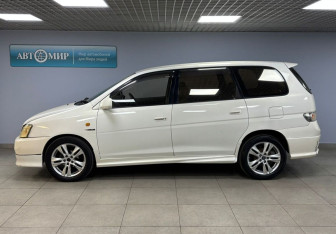 Подержанный автомобиль Toyota Gaia 1999 года (8 фото)