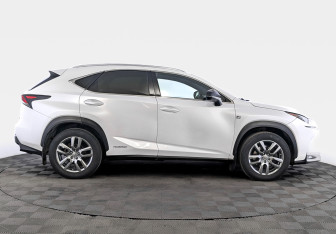 Подержанный автомобиль Lexus NX 2015 года (4 фото)