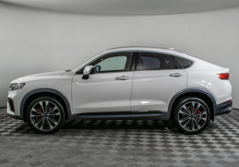Подержанный автомобиль Geely Tugella 2022 года (8 фото)