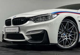 Подержанный автомобиль BMW M4 Coupe 2016 года (24 фото)