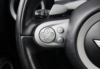 Подержанный автомобиль MINI Hatch 2008 года (15 фото)