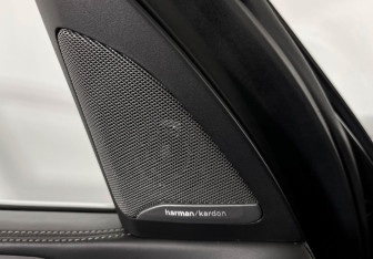 Подержанный автомобиль BMW X7 2021 года (21 фото)