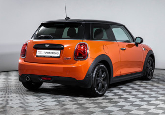 Подержанный автомобиль MINI Hatch 2018 года (5 фото)
