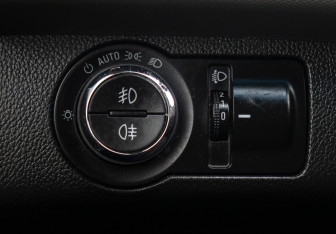 Подержанный автомобиль Chevrolet Aveo Hatchback 2013 года (18 фото)