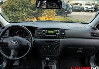 Подержанный автомобиль Toyota Corolla Sedan 2006 года (10 фото)