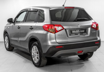 Подержанный автомобиль Suzuki Vitara 2016 года (7 фото)