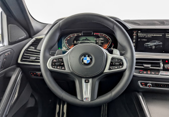 Подержанный автомобиль BMW X6 2021 года (22 фото)