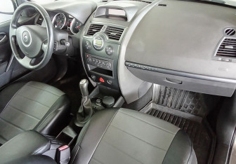 Подержанный автомобиль Renault Megane Sedan 2008 года (11 фото)