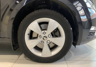 Подержанный автомобиль Skoda Octavia Liftback 2020 года (20 фото)