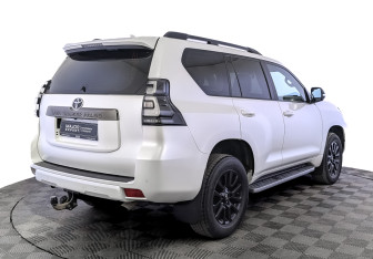 Подержанный автомобиль Toyota Land Cruiser Prado 2021 года (5 фото)