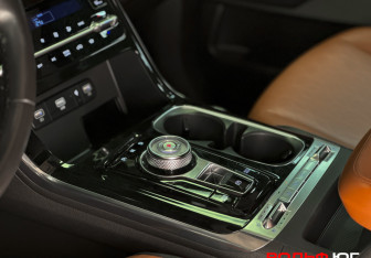 Подержанный автомобиль Kia Carnival 2021 года (18 фото)