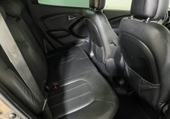 Подержанный автомобиль Hyundai ix35 2014 года (14 фото)