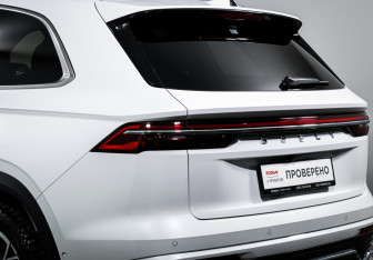 Подержанный автомобиль Geely Monjaro 2025 года (23 фото)