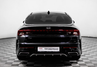 Подержанный автомобиль Kia K5 2020 года (6 фото)