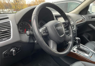 Подержанный автомобиль Audi Q5 2012 года (9 фото)