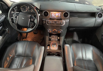 Подержанный автомобиль Land Rover Discovery 2015 года (11 фото)