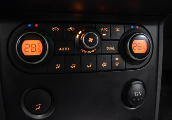 Подержанный автомобиль Nissan Qashqai 2008 года (16 фото)