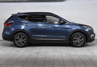 Подержанный автомобиль Hyundai Santa Fe 2017 года (4 фото)