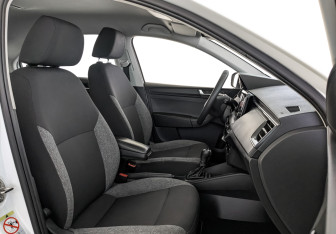 Подержанный автомобиль Skoda Rapid Liftback 2021 года (24 фото)