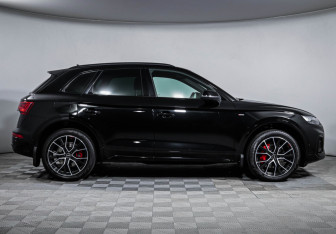 Подержанный автомобиль Audi Q5 2021 года (4 фото)