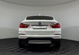 Подержанный автомобиль BMW X4 2016 года (4 фото)