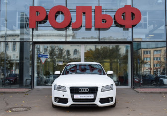 Подержанный автомобиль Audi A5 Liftback 2009 года (9 фото)