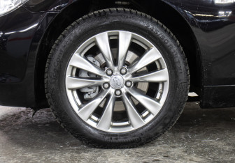 Подержанный автомобиль Infiniti Q70 2014 года (27 фото)