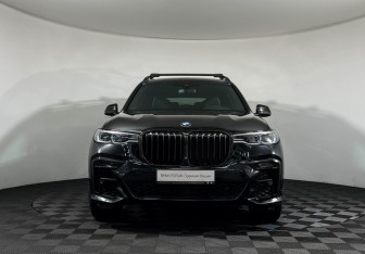 Подержанный автомобиль BMW X7 2020 года (3 фото)