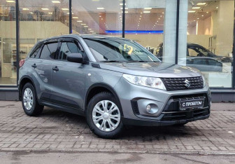 Подержанный автомобиль Suzuki Vitara 2021 года (3 фото)