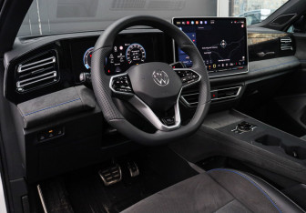 Подержанный автомобиль Volkswagen Tiguan 2025 года (16 фото)